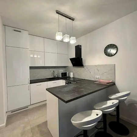 Sdh 2 Comfortable Near Warsaw Apartament *